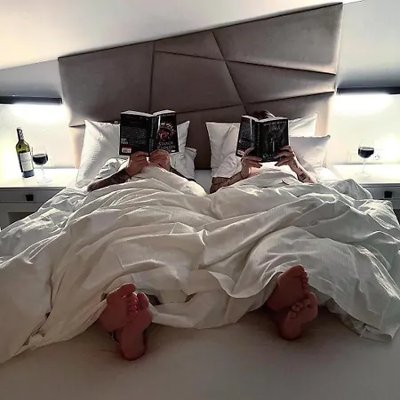 Przystan Knezka I Wino Resort