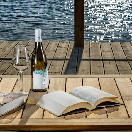 Przystan Knezka I Wino