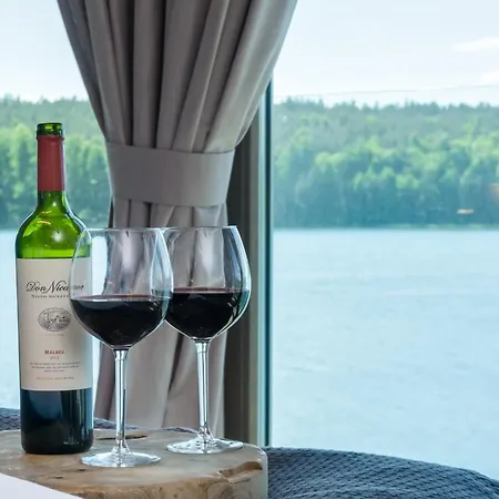 Przystan Knezka I Wino *