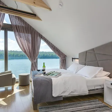 Resort Przystan Knezka I Wino *