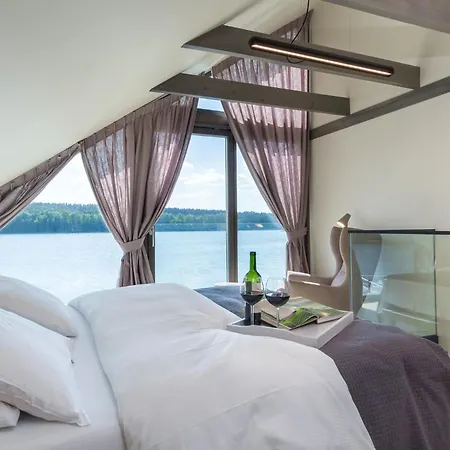 Przystan Knezka I Wino * Wygonin