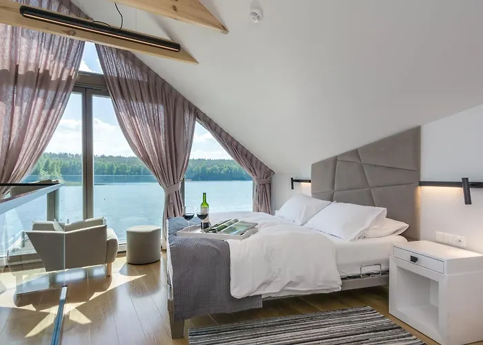 Resort Przystan Knezka I Wino *